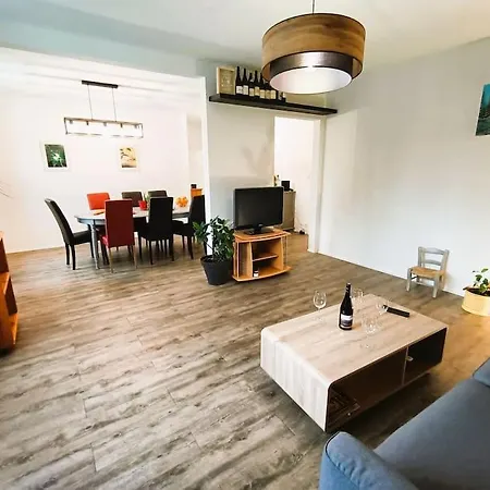 Le Parc Yourhosthelper Apartment *