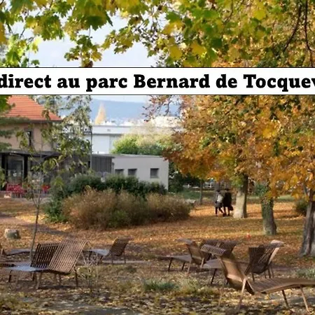 Le Parc Yourhosthelper *